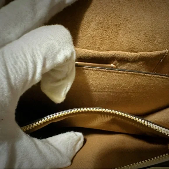 Coach Y2K small Crossbody purse white and light brown leather with Gold chain - Picture 11 of 16